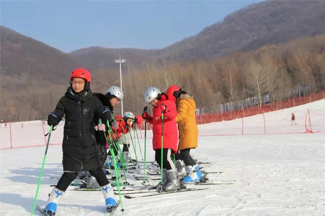 吉林蓮花山滑雪場11月18日盛大開營