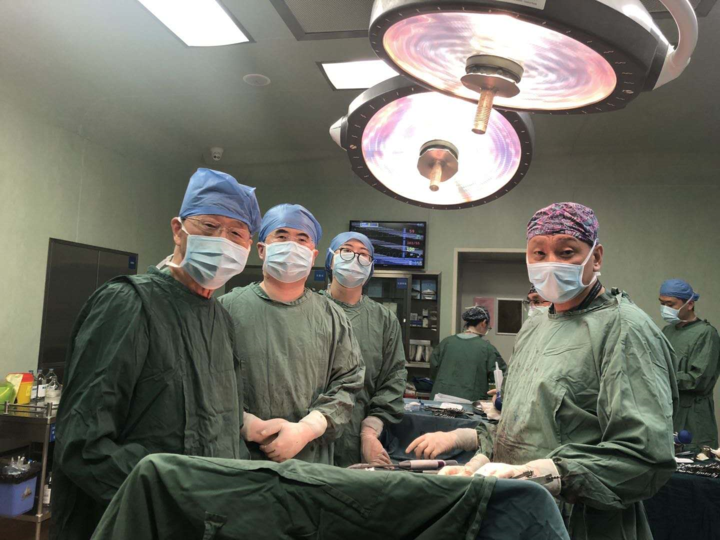 被美国医生摇头说n0的她,第6次手术重获新生!