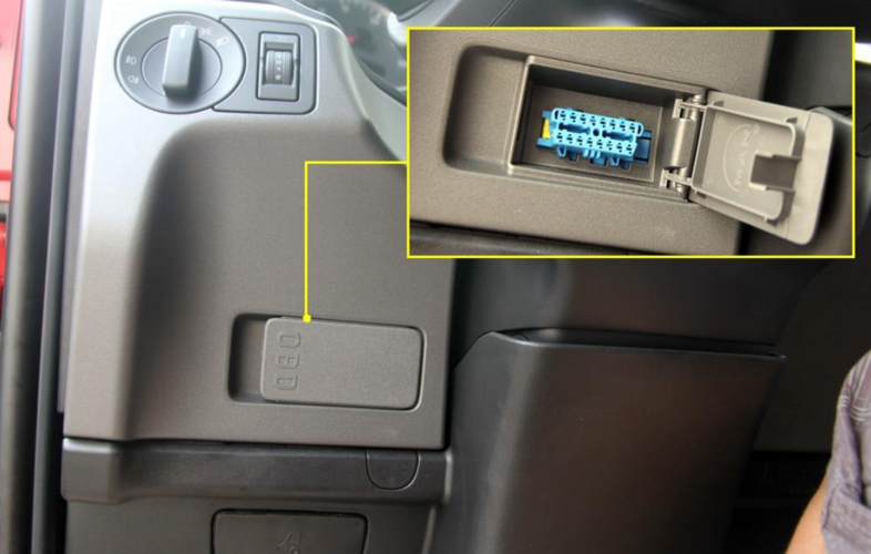 标致301obd接口在哪里