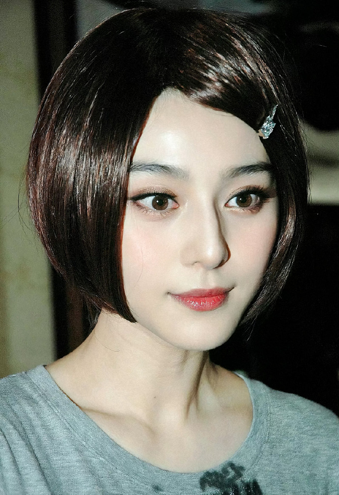 范冰冰20岁时旧照火遍全网,土气短发也能驾驭,造型越刁钻反而越美