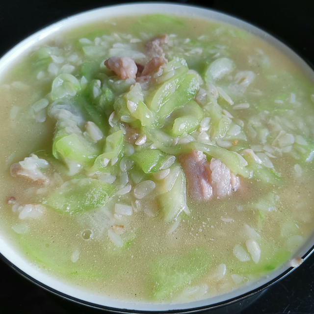 肉片丝瓜,丝瓜汤泡饭美美哒!
