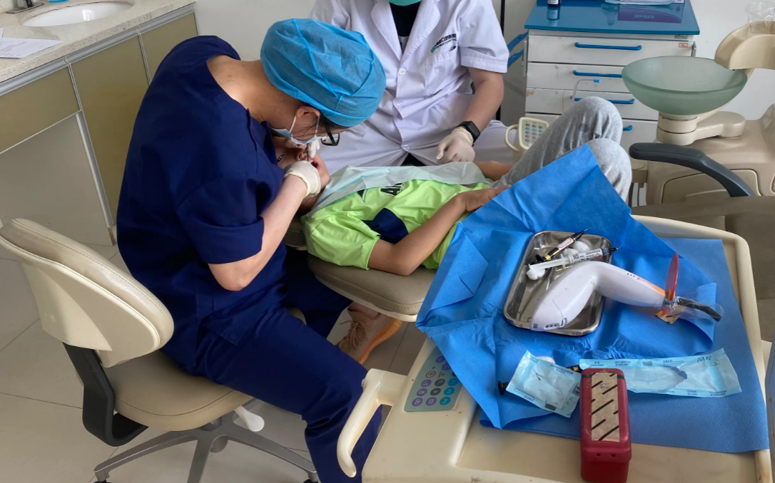 儿童拔牙是上午拔好还是下午拔好