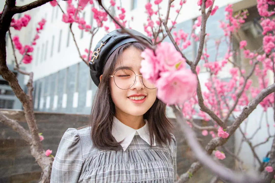 榜样不忘初心素履以往国家励志奖学金获得者吴苗苗