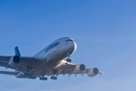 汉莎航空和阿提哈德a380飞往法国西南部储存