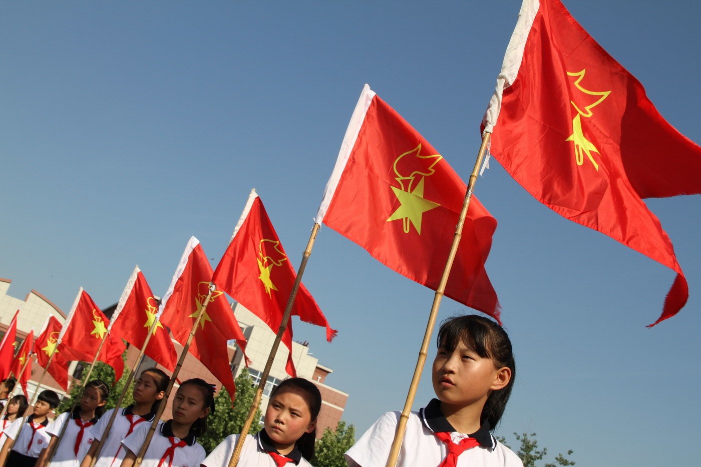 小学阶段,家长送孩子4样东西,比考高分更重要!