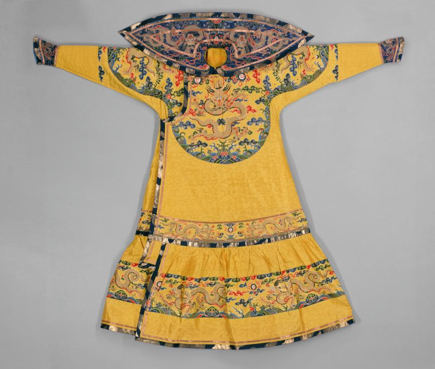 一件龙袍,4000米金线,藏了多少条龙?|新知