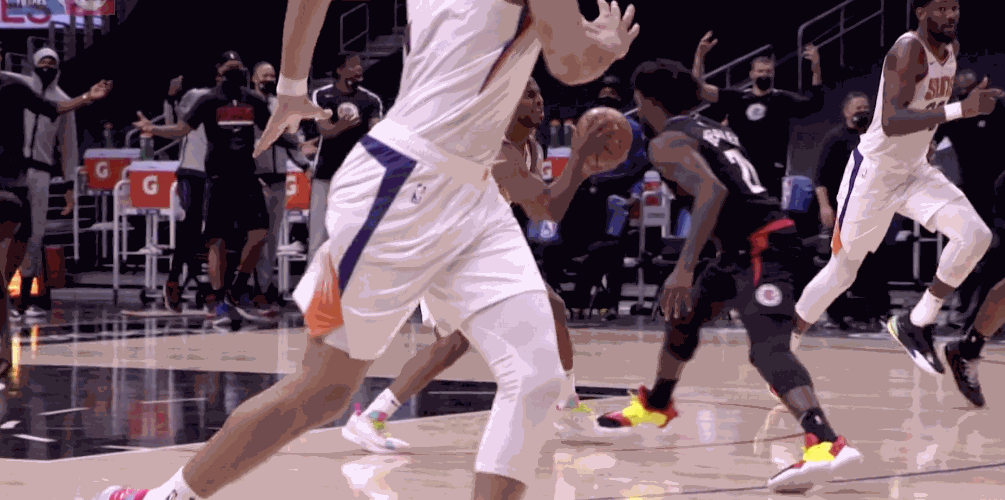 北京时间4月9日,nba常规赛太阳和快船的对决.