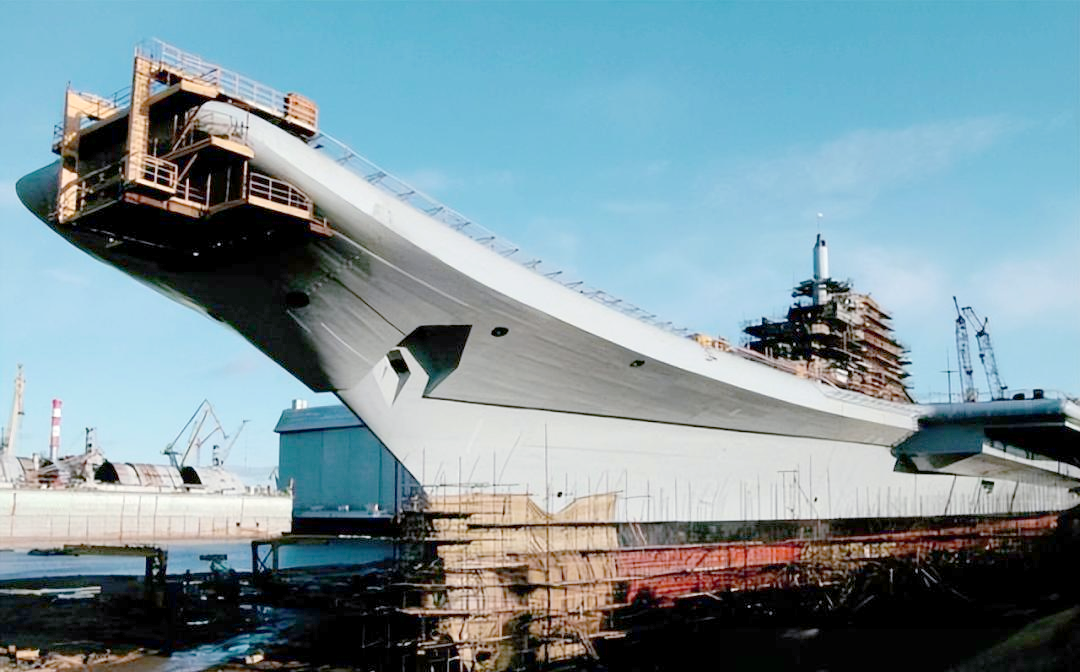 中国005型航母预计拥有11万吨排水量,未来数量如何?