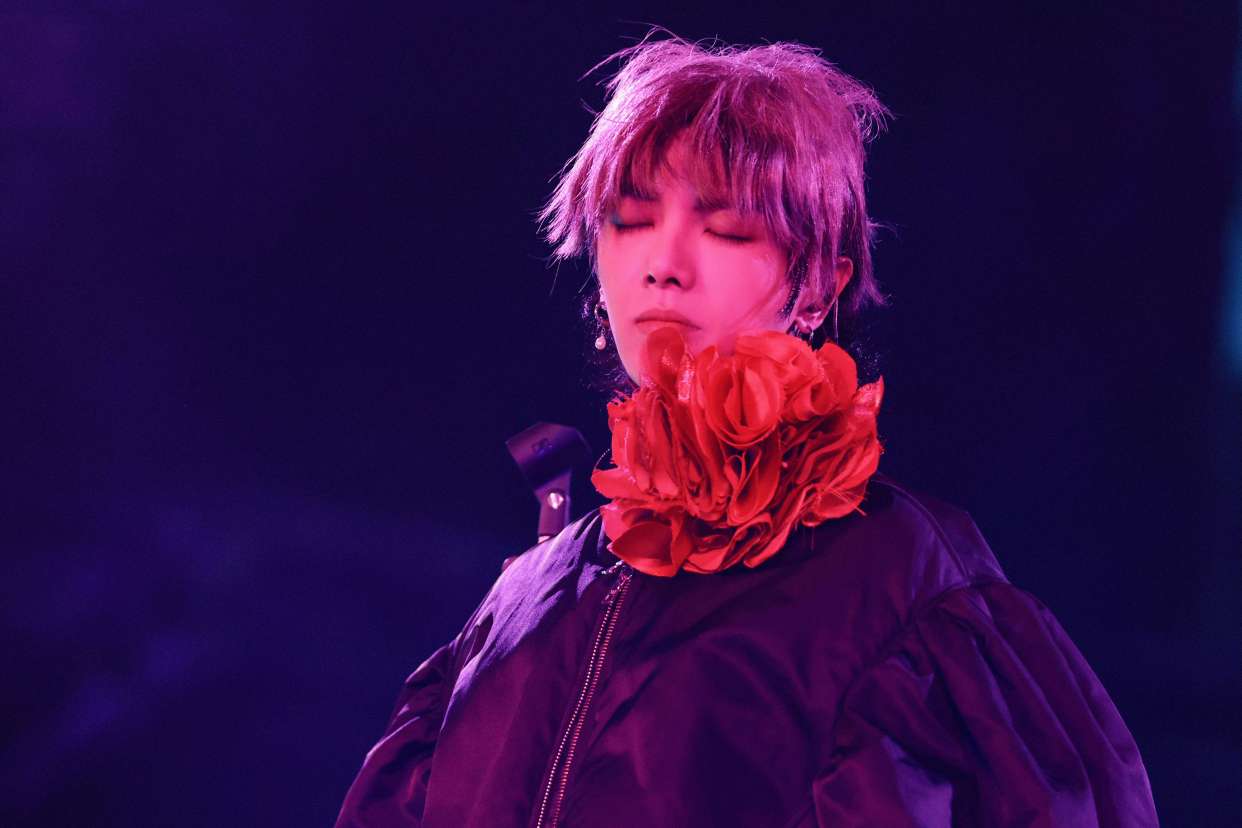 华晨宇《虚幻与现实》颠覆传统曲风融合"巴洛克摇滚歌剧"元素