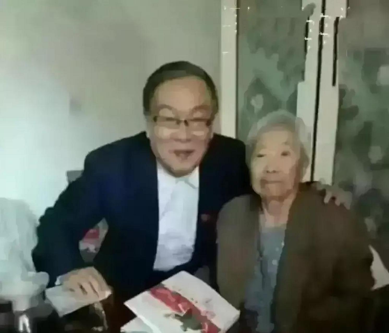 蒯大富与聂元梓的罕见合影,摄于2017年.