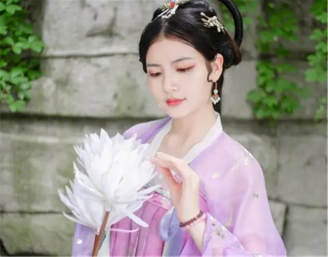 《农家媳妇:富贵临门》:医术高明女主vs军中战神男主