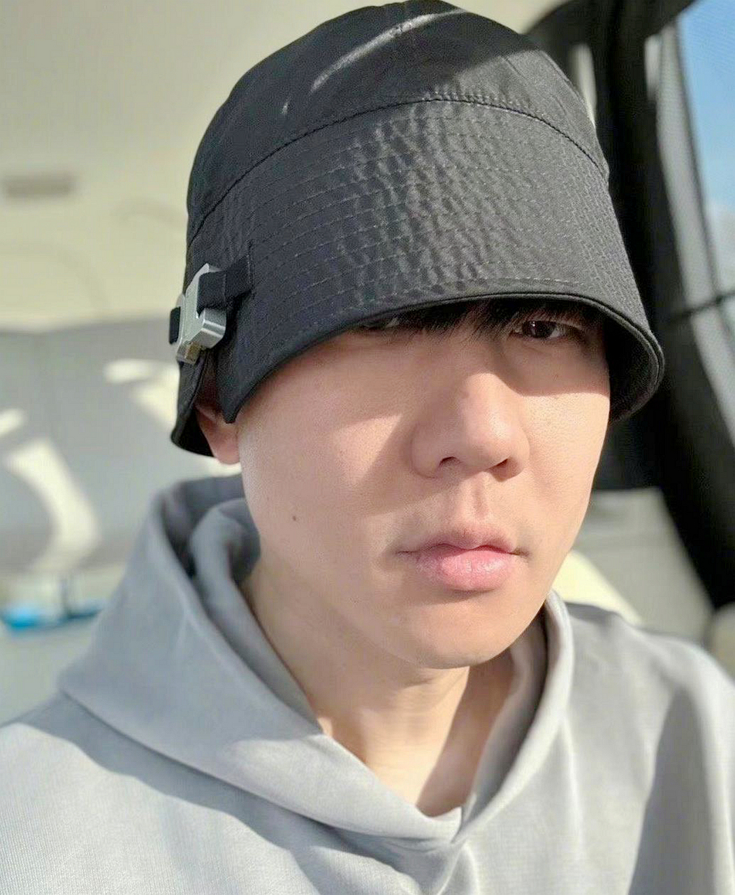 jj和林俊杰晒出自拍,无p图,无滤镜,真实的自我表达.