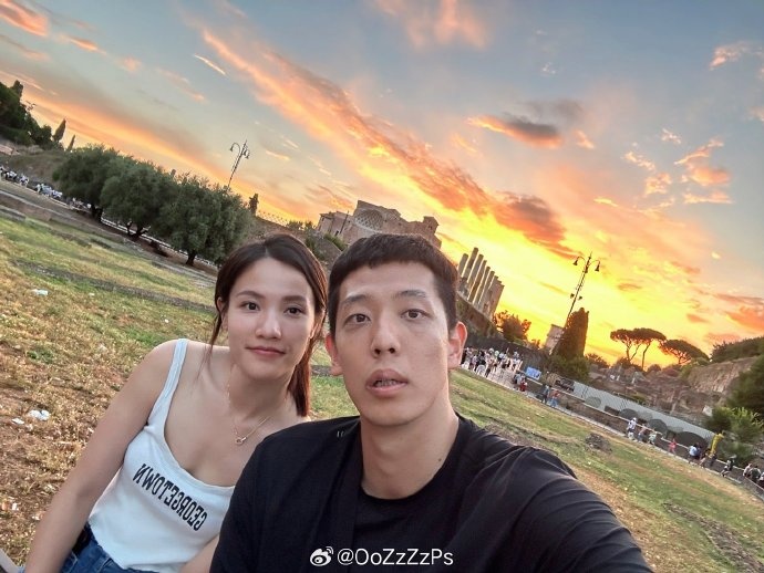 心情不错!沈梓捷女友晒二人在欧洲的游玩照