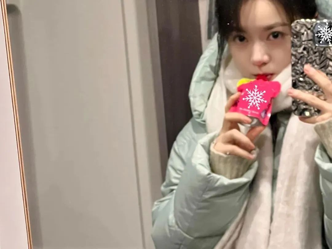 赵今麦的雪搭子挑得好啊