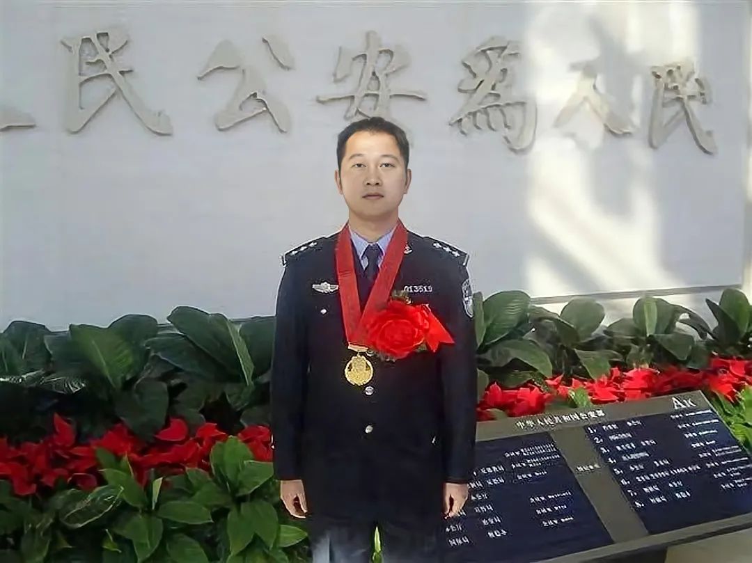 曾海波:用实际行动守护百姓平安|教育整顿·学先进