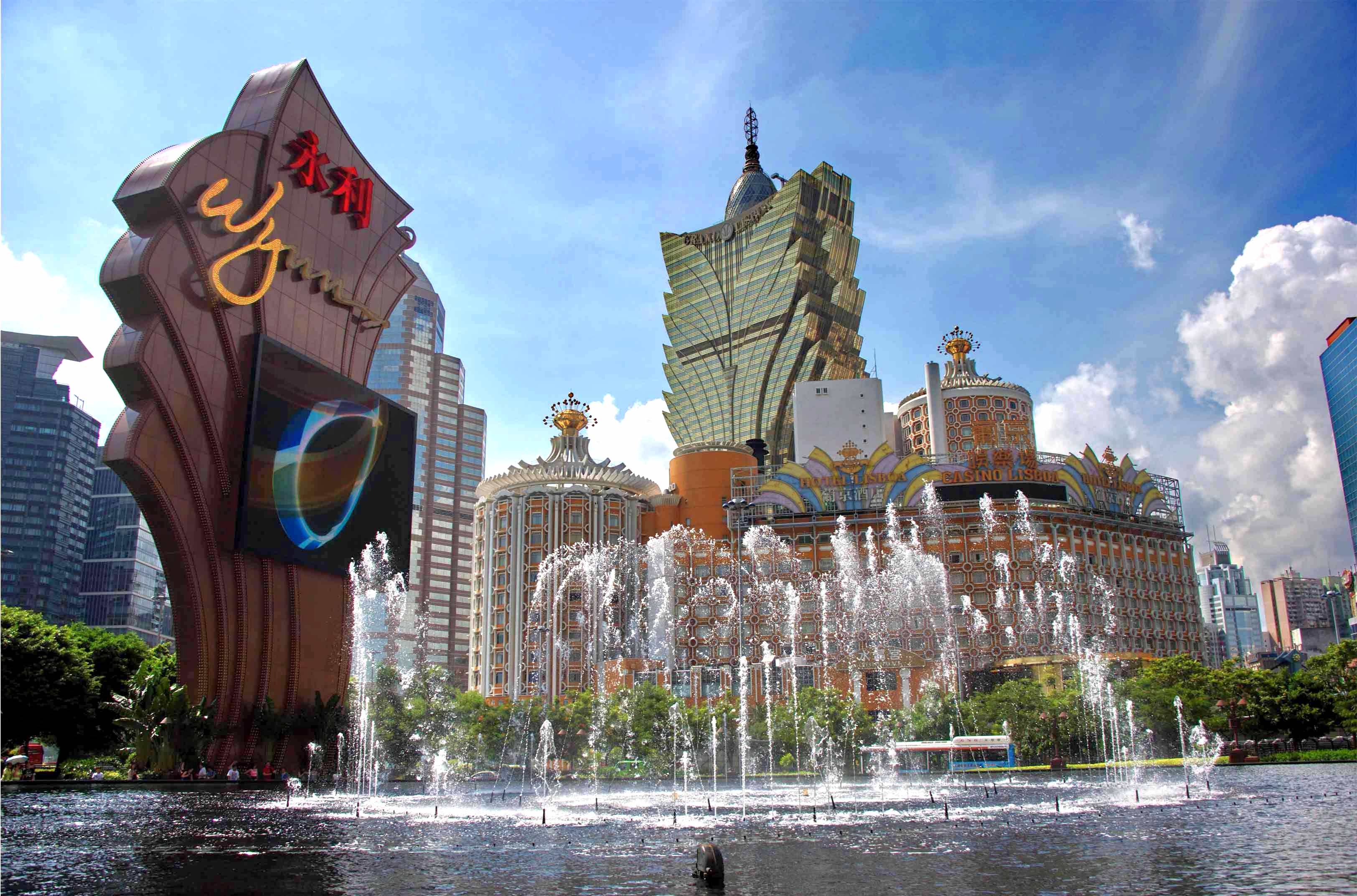 香港2021年gdp为2.37万亿,澳门为0.19万亿,那我国台湾呢?