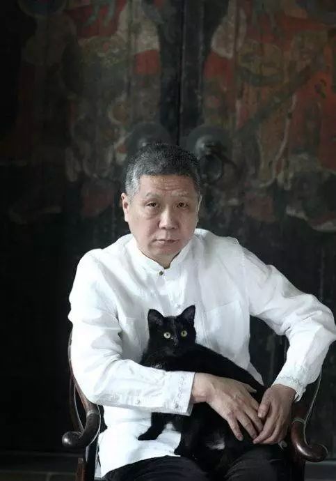 马未都谈父亲:打仗冲锋总是慢半秒,可39人参军,仅他一人活下来