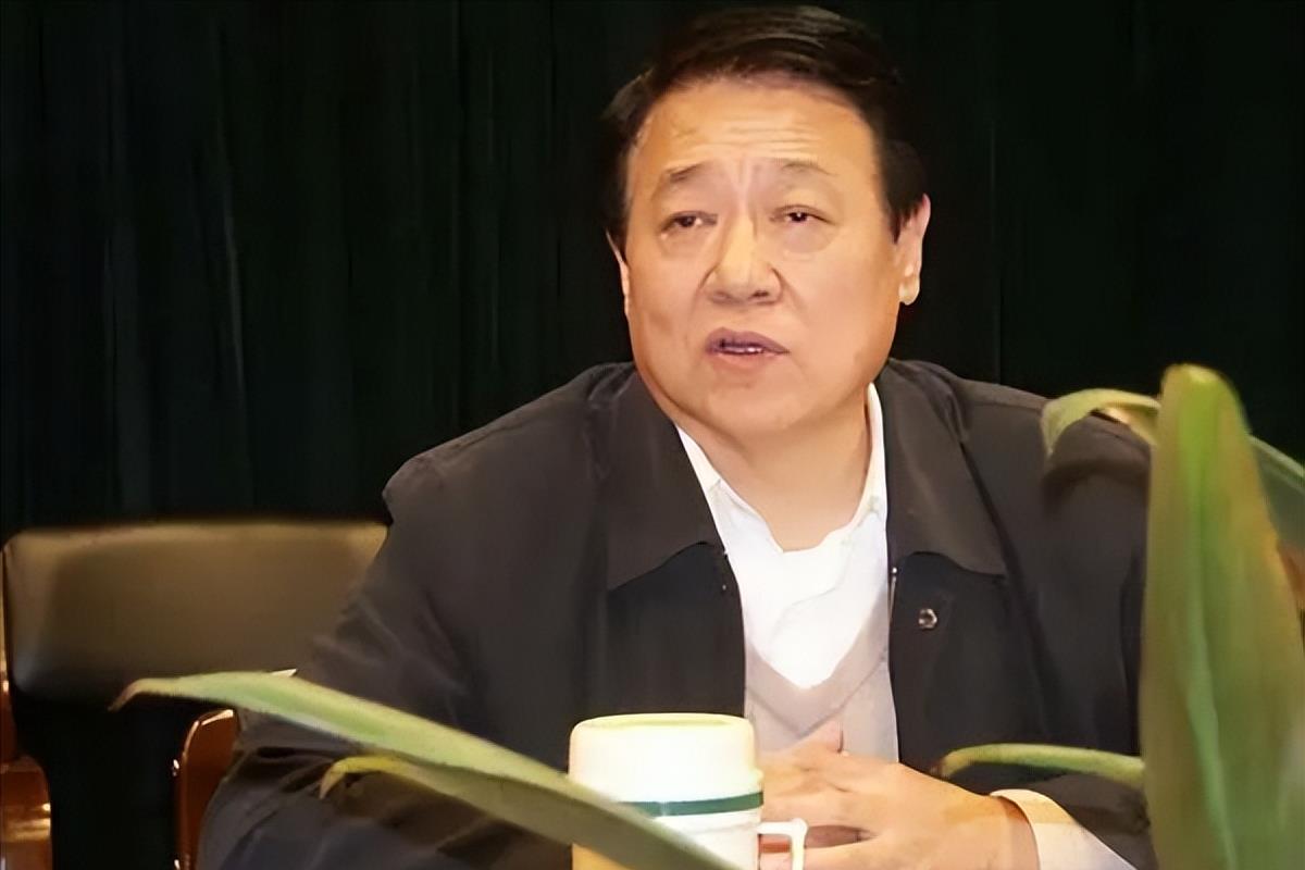 纪实:四川"色虎"李玉书:养多名情妇,其中包含未成年,判死刑