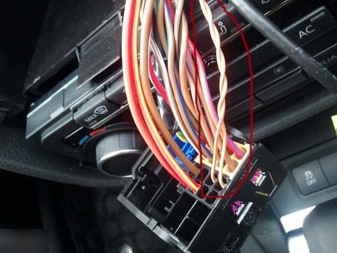 汽车can线上的两根线的电压分别是多少伏?