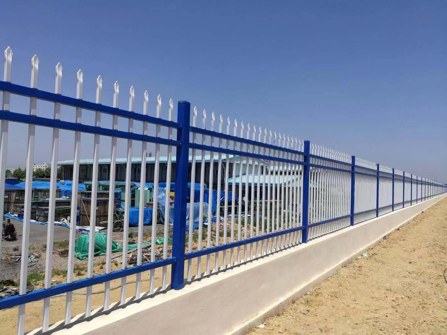 热镀锌护栏现场安装