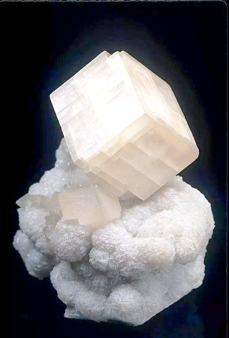 探索多彩的碳酸盐矿物晶体世界