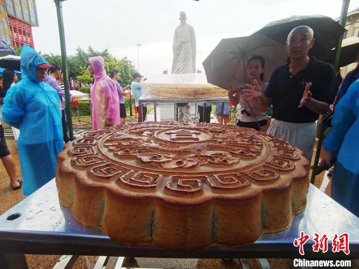 巨型月饼图片大全图片