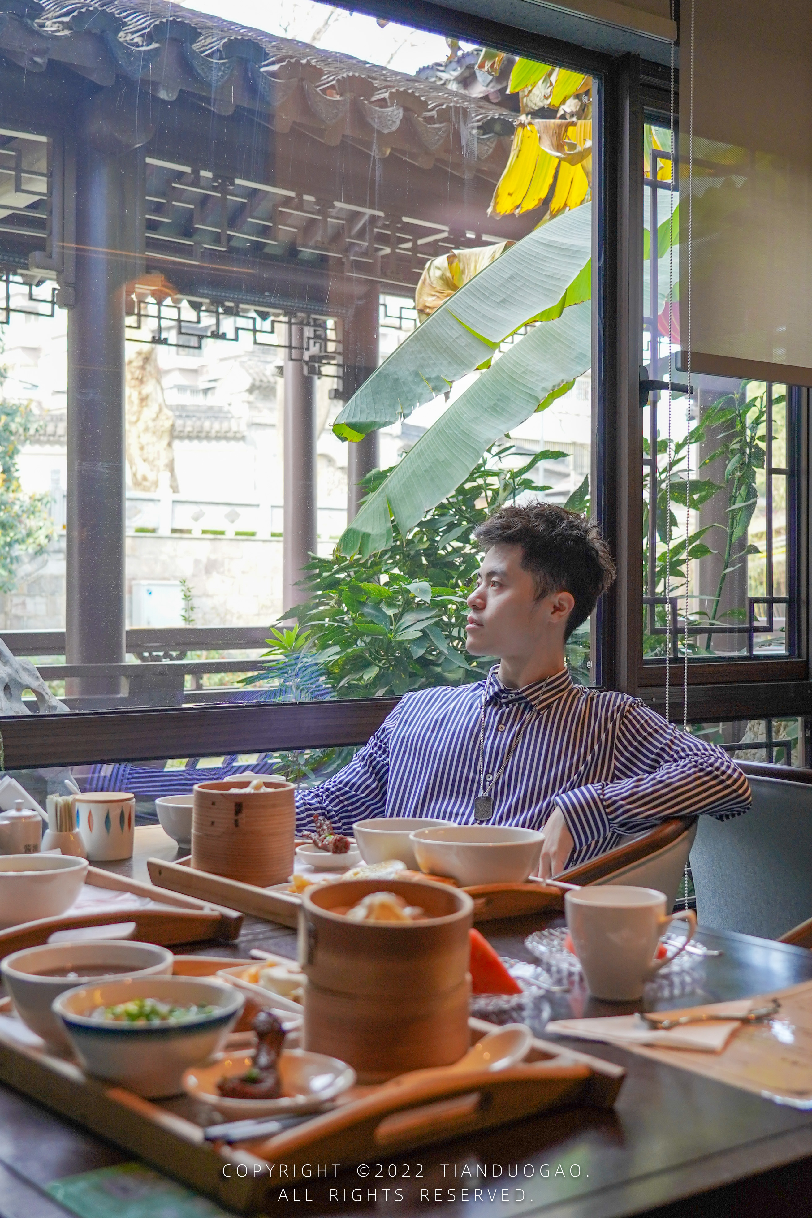 小伙在南京闹市发现一家隐蔽的古风酒店仿佛梦回古都金陵