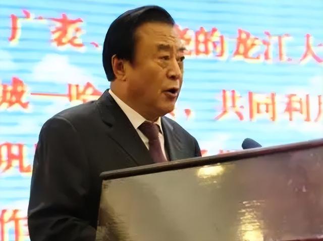 "粮贪"胡东胜:遭调查高调宣布平安归来,退休后被合作商拉下马