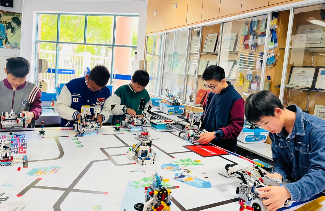 校园科技节如何有趣又有益?这所科技教育特色示范学校在探索