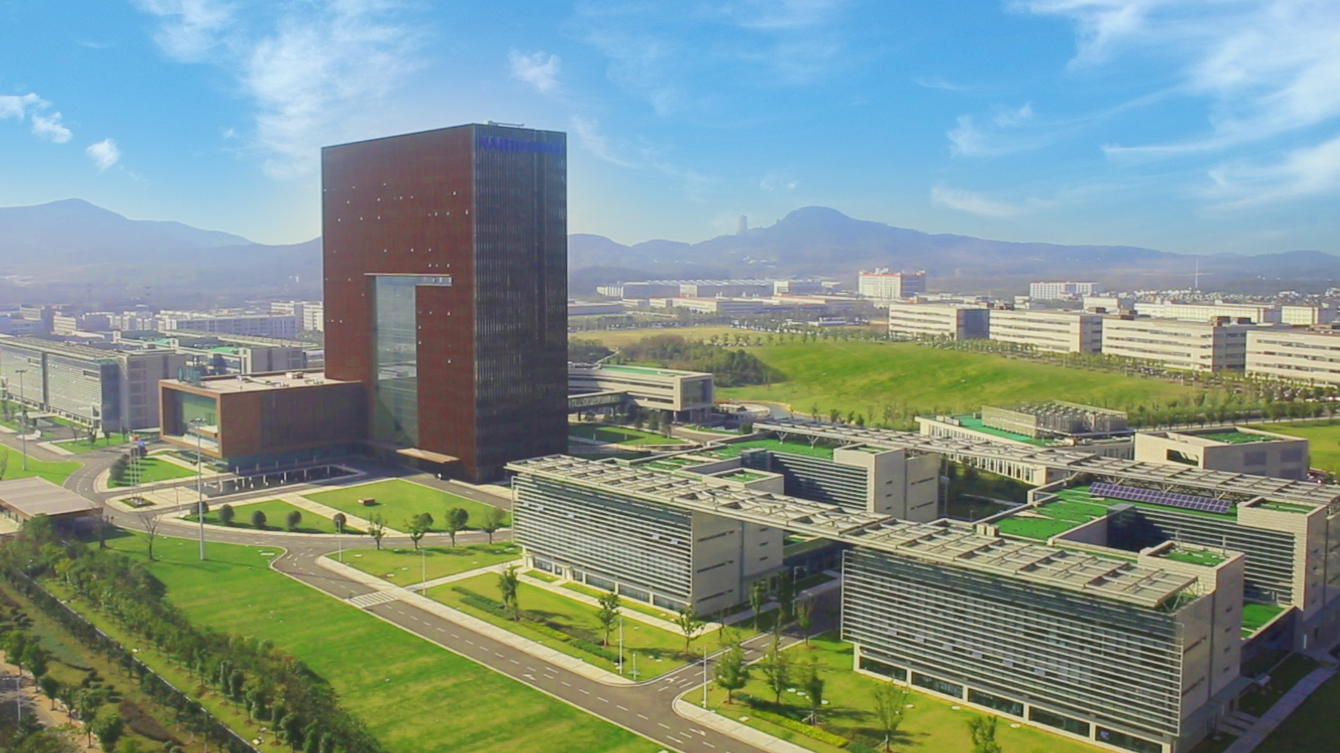 南瑞集团等单位技术人员提出局部放电的静电场仿真定量分析方法