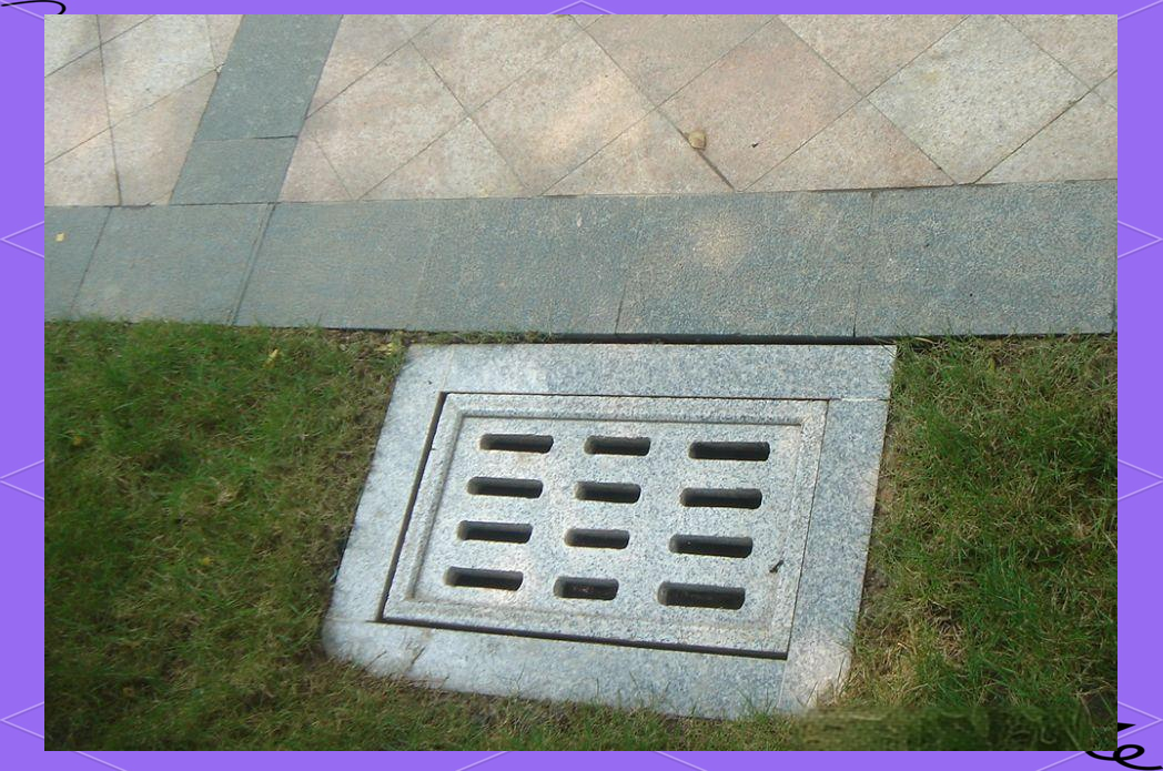 绿地中的石材雨水口设计在绿地的铺装中,石材雨水口的设计同样至关