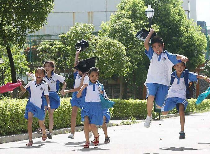 重点高中老师直言:四类学生初中成绩再好,到了高中也要走下坡路