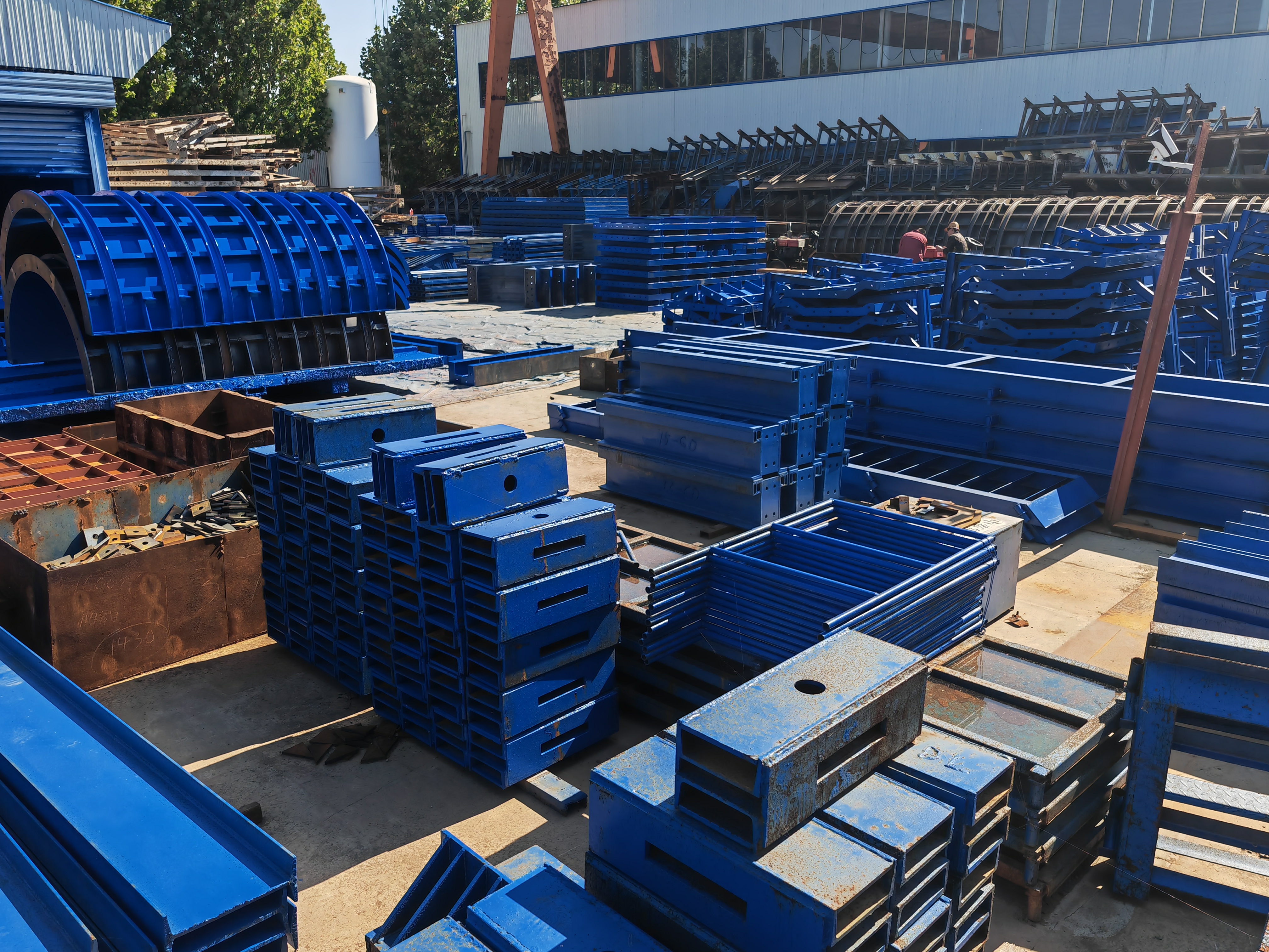 钢模板厂家:钢模板拼接时产生拼缝不严的危害及预防措施