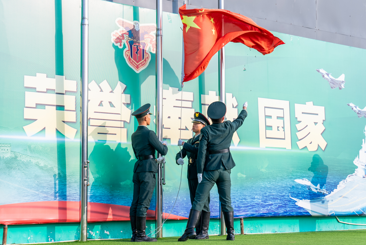 上海西点军校早晨