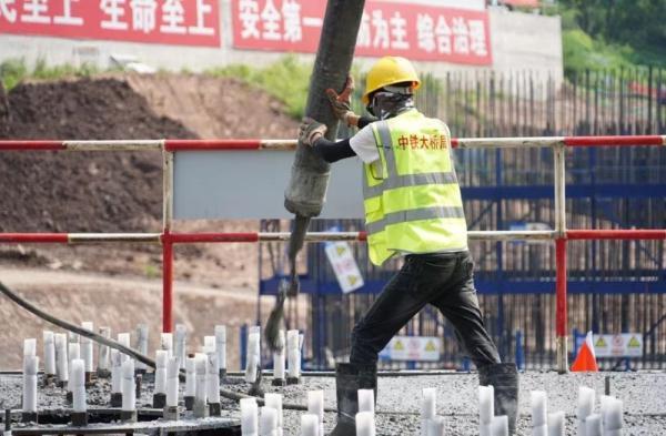 渝万高铁石沱长江大桥建设取得新进展