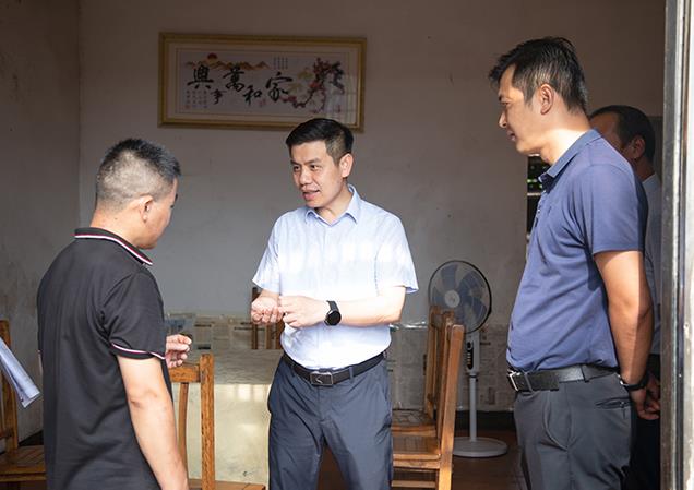 永州经开区:周润润走访慰问辖区脱贫户,监测户