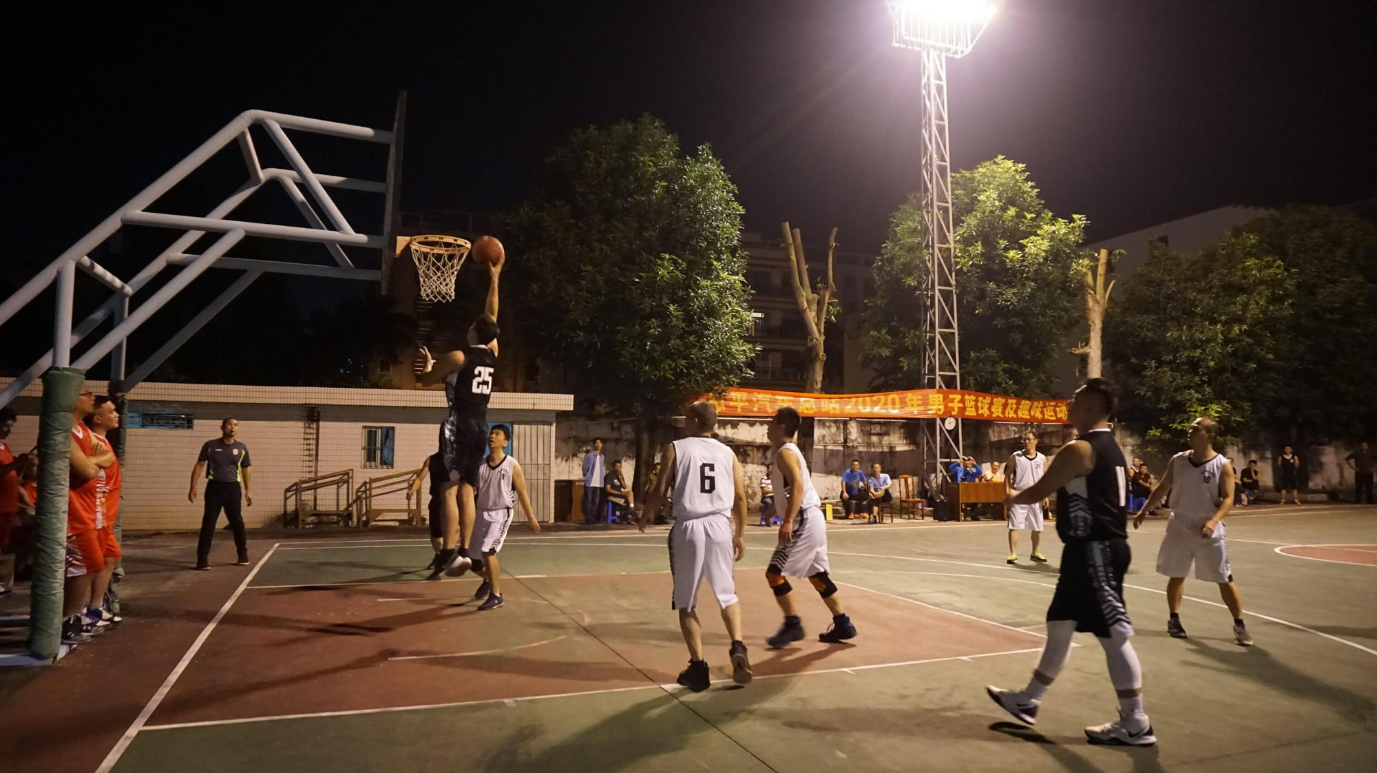 精彩"篮"不住——恩平汽车总站举办2020年男子篮球赛及趣味运动会