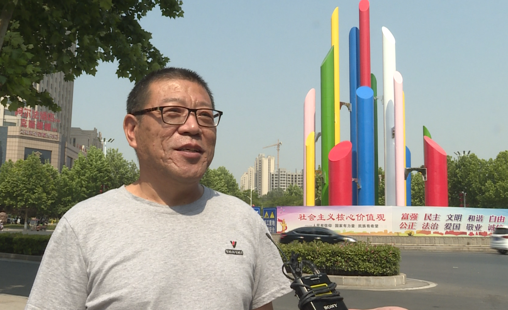 沁阳:七彩柱"穿上新衣裳" 月底亮相