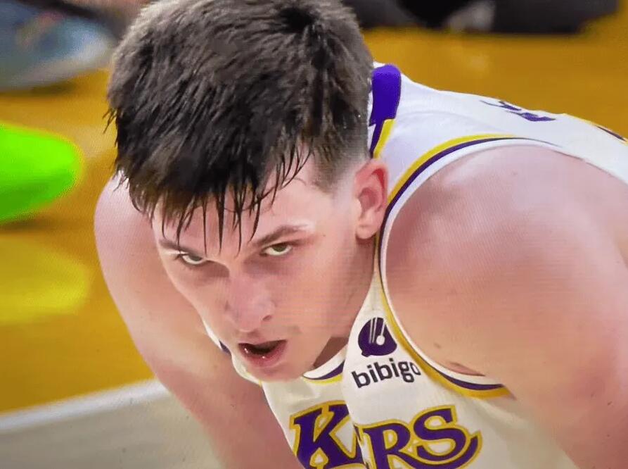 值得任何吹!美记晒里夫斯比赛中的"死亡之瞳"