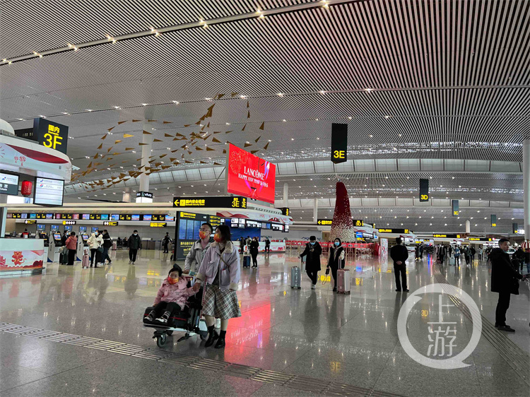 客流攀升 今日重庆江北机场进出客流量预计近10万人次