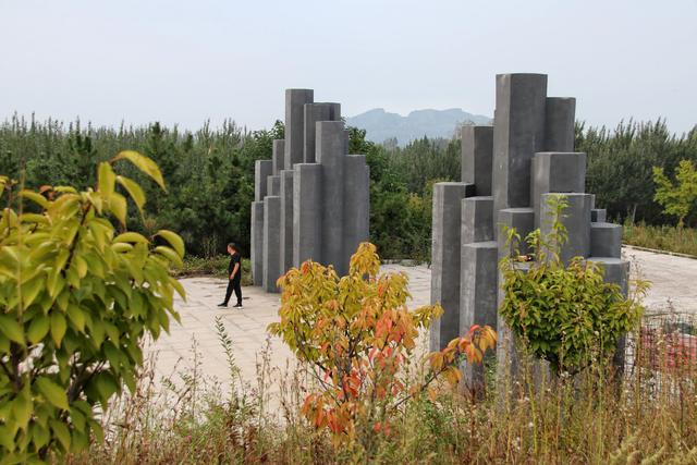 10月2日,潍坊昌乐北岩古火山口风光