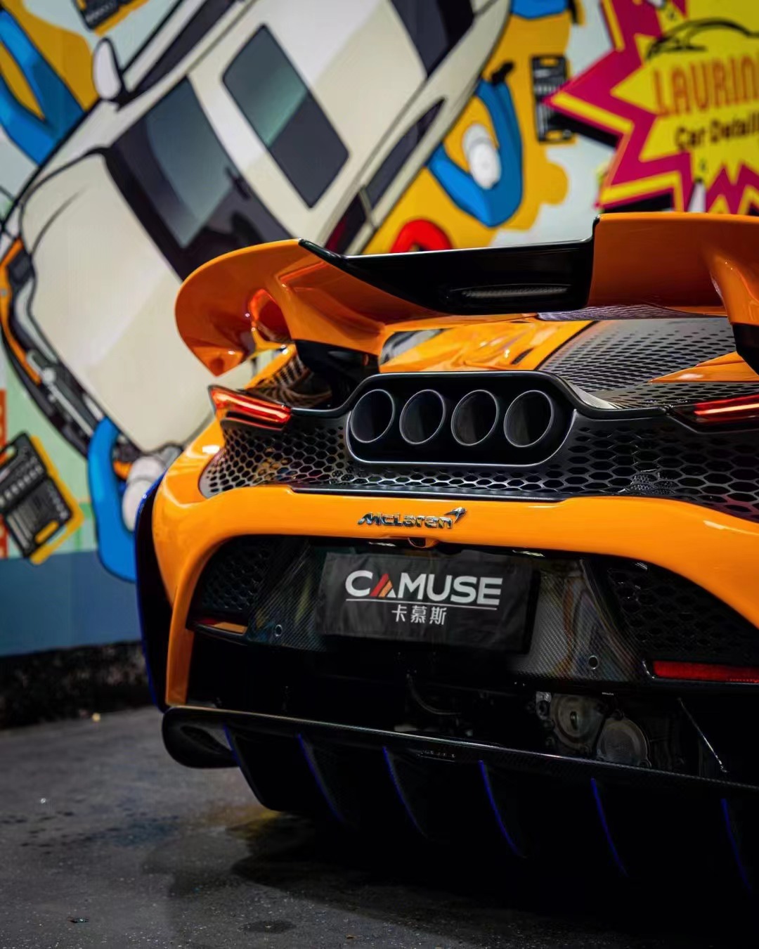 迈凯伦675lt卡慕斯改色膜迈凯伦橙,一眼就能勾住眼球 热烈 霸道