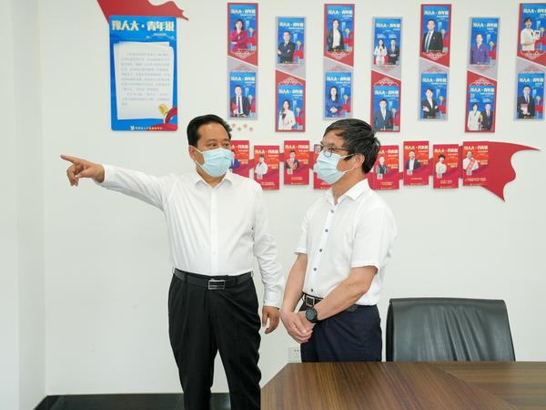 全国人大常委会副秘书长欧阳昌琼一行来河南人大调研