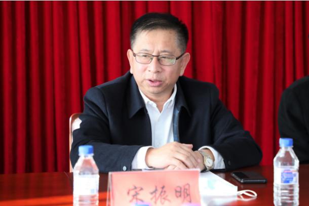 磐石市人大常委会副主任宋振明对市十八届