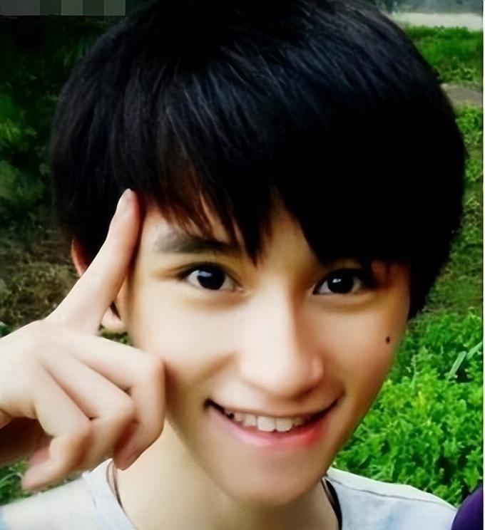 看看马云的儿子马元坤,再看看女儿马雪,网友:这基因太强大了吧