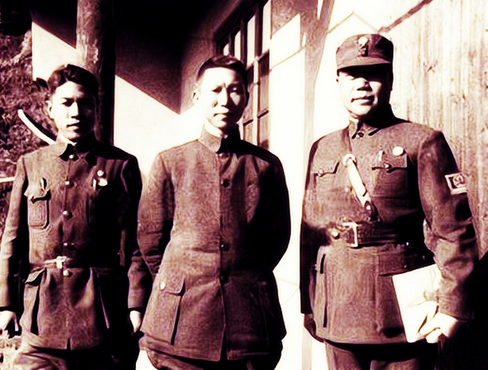 1942年视察方先觉第十师团此时,日军第三次进犯长沙,方先觉率部驻防