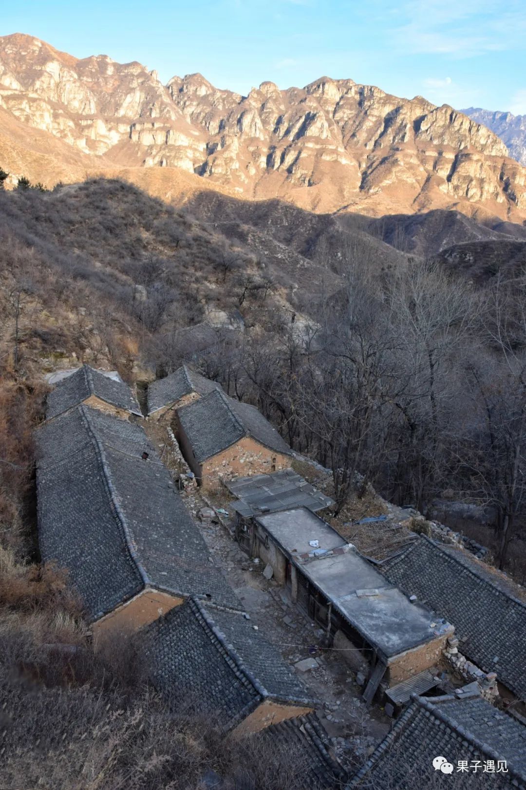 对了,小村叫筒筒背,属走马驿镇北大沟行政村.