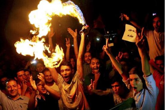 美国"奶嘴计划"25年的畸形产物:累计感染278万,仍坚持全民狂