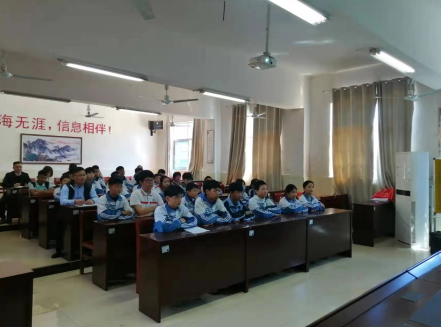 普及国防知识 筑牢国防意识——昌东一中开展国防教育活动