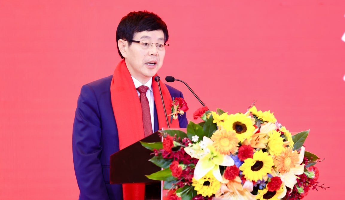 湖北襄阳"博士富豪"王玉成,大学老师下海创业,如今身价23亿